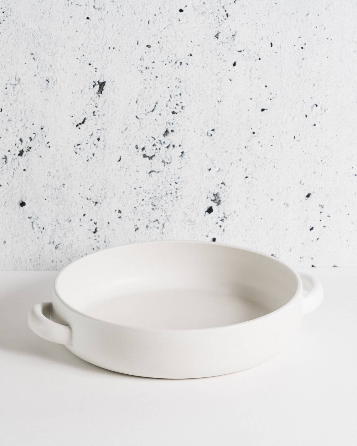 gharyan large stoneware serving bowl with handle