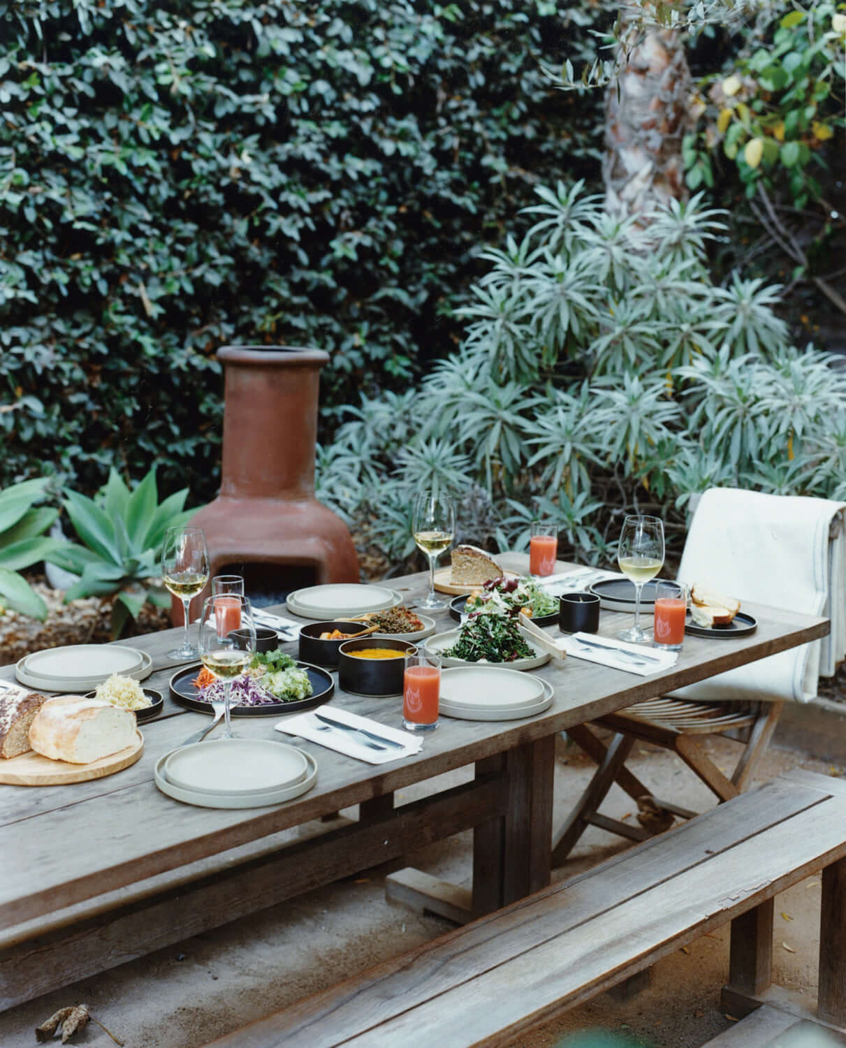Hasami Porcelain Plates, Gloss Grey - Acacia