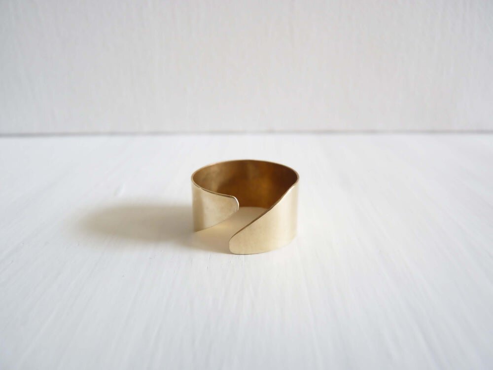 Diagonal Ring - Acacia
