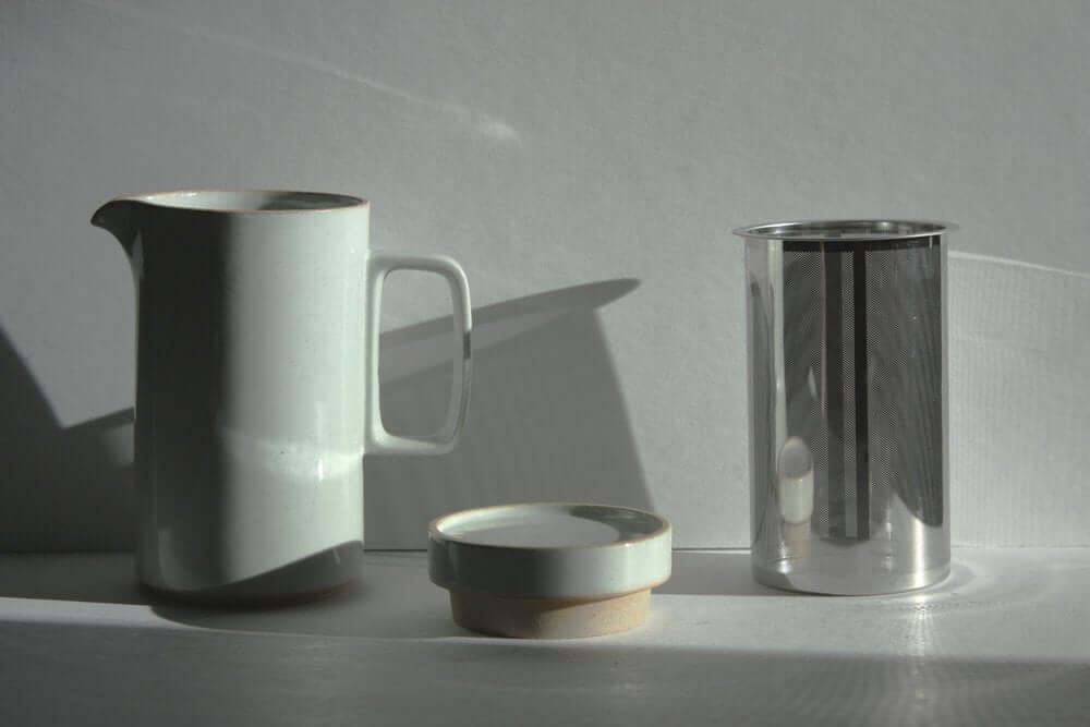 Hasami Porcelain Tall Teapot, Gloss Grey - Acacia