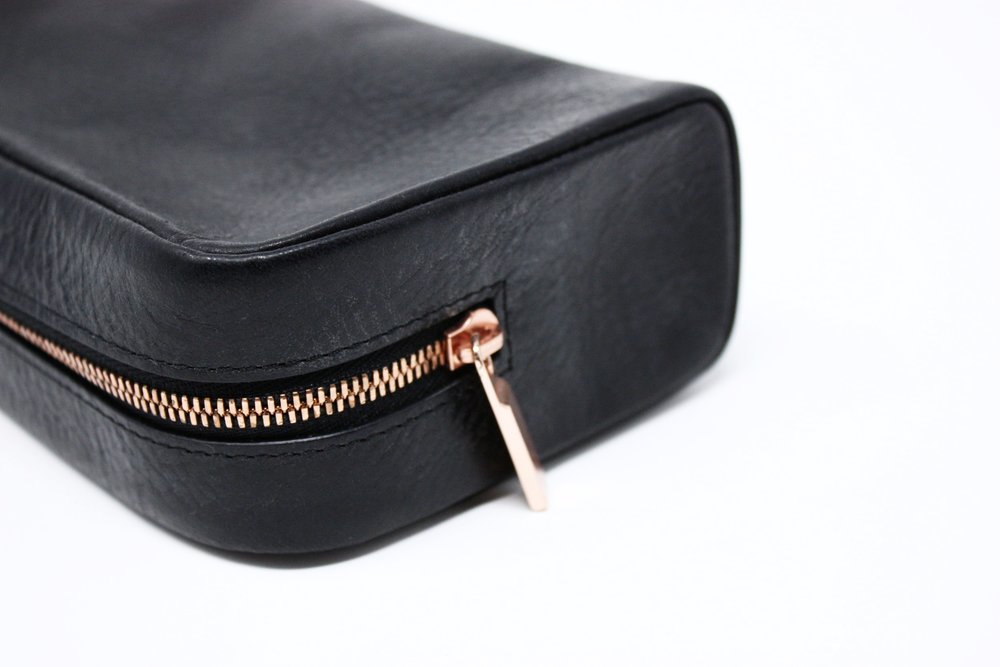 Black Leather Case - Acacia