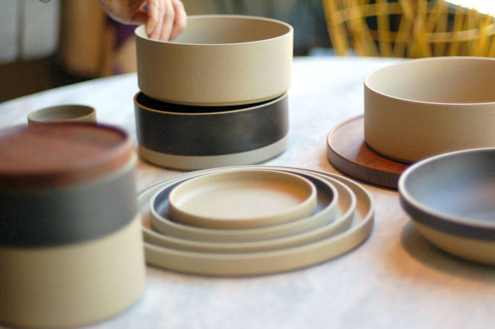 Hasami Porcelain Small Bowl, Natural - Acacia