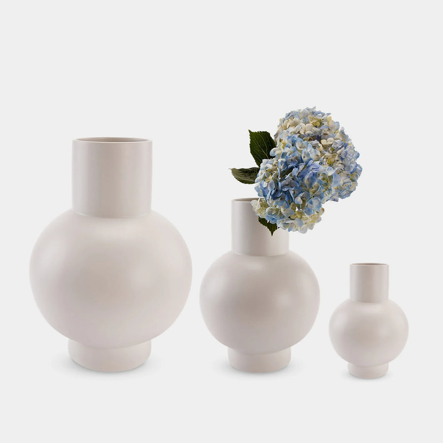 Raawii Strøm Vases, Vaporous Grey
