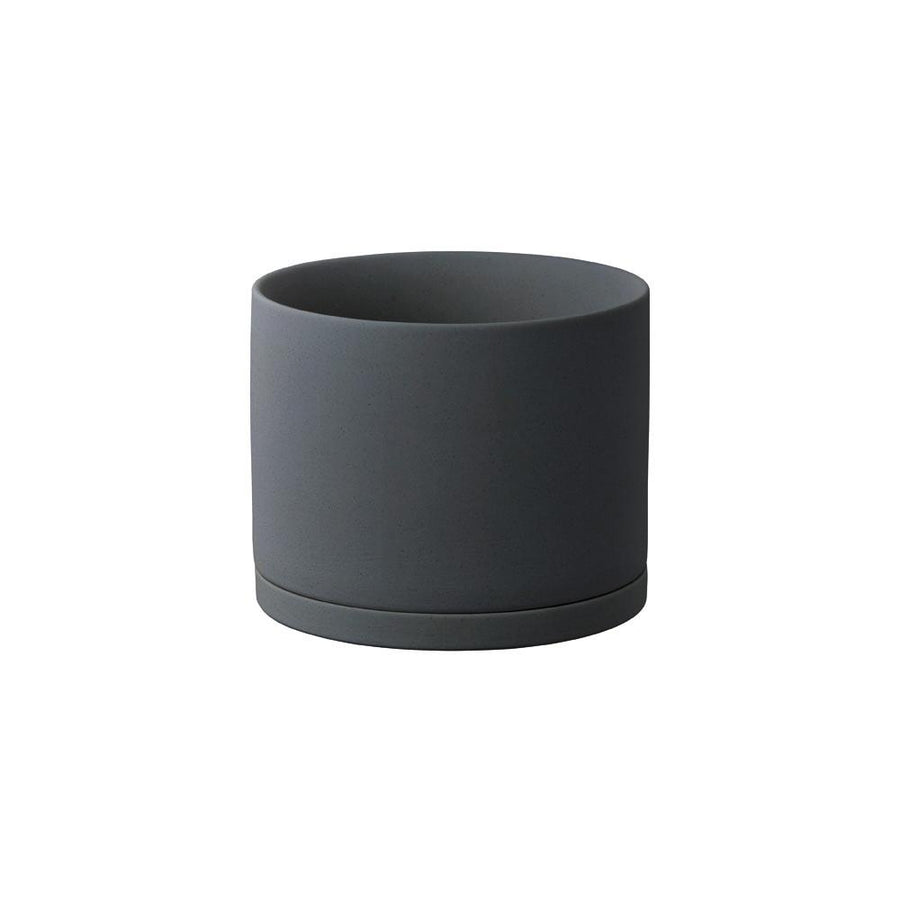 5" Kinto Plant Pot with saucer in dark grey, large size.