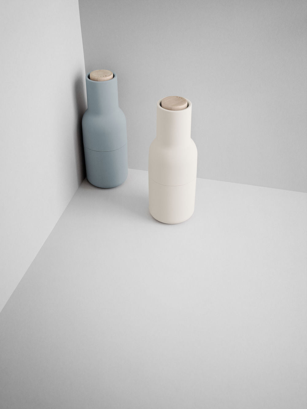 Bottle Grinder, Oak or Walnut Lid - Acacia
