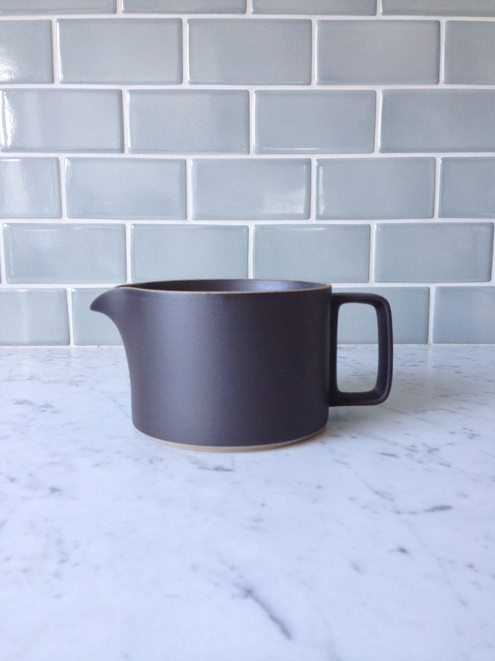 Hasami Porcelain Teapot, Black - Acacia