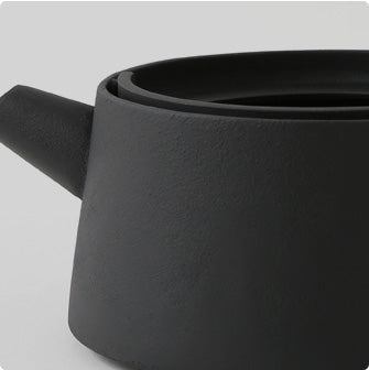 Tetu Cast Iron Kettle - Acacia